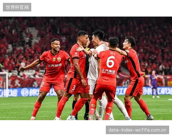 中国队再次无缘世界杯决赛圈，新老交替阵痛与战术体系缺失问题凸显。